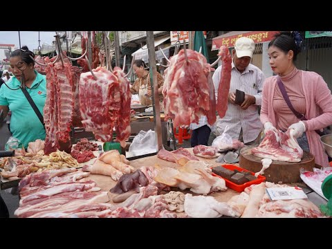 Evening Street Market Scene @Tuol Tumpoung - Cambodian Lifestyle of Vendors Selling Food in Town