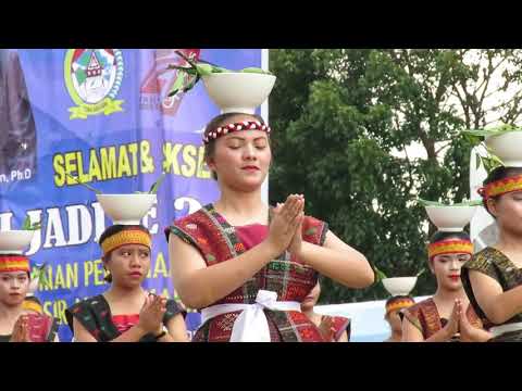 Tari Sakral Batak "Tortor Sipitu Cawan" ditampilkan di HUT Kabupaten Toba ke -21