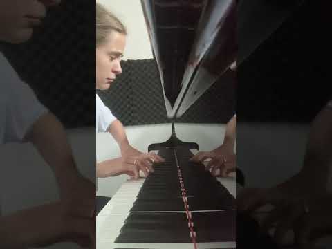 Anastasia Churbanova plays an improvised prelude