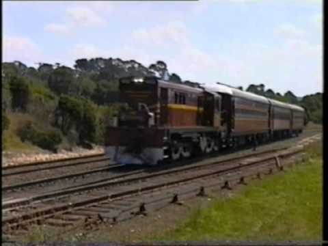 Trains - 4833 on CL12 seen here at Robertson on 8-2-97