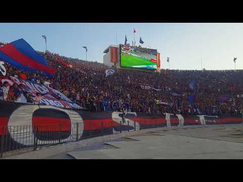 "El bulla va caminando para pedreros, el indio pide custodia porque es cagón LDEA" Barra: Los de Abajo • Club: Universidad de Chile - La U