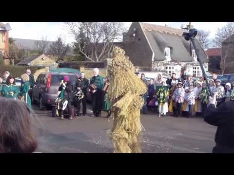STRAW BEAR DANCING 'TILL HE DROPS - Whittlesea Straw Bear Festival 2014