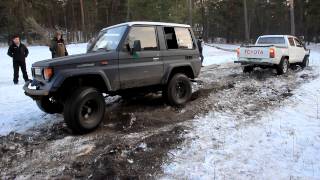 preview picture of video 'Toyota Hilux vs Toyota Land Cruiser 70 Off-Roading 4х4'