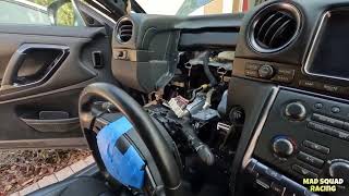 Removing then reinstalling the dashboard from the Nissan GTR35 for the first time in my life
