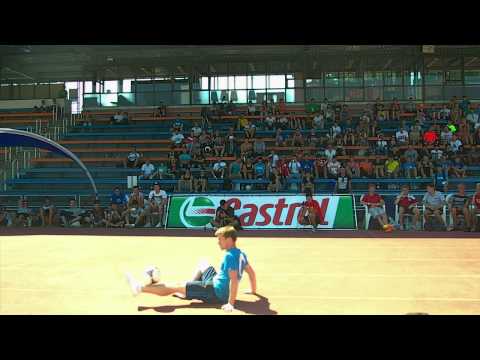 Pawel Skóra vs. Andrew Henderson - TOP 16 Battle | SUPER BALL 2013