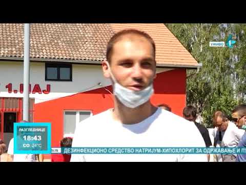 Bane Ivanović doneo opremu za FK "Prvi maj" iz Rume