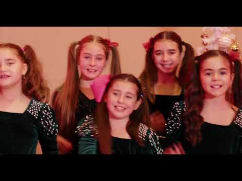 Grupul Fantezia  - Vine vine Crăciunul (Official Video)