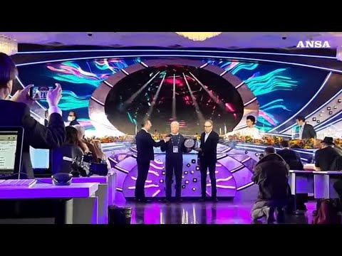 Sanremo: premiato Gaetano Castelli, storico scenografo del Festival