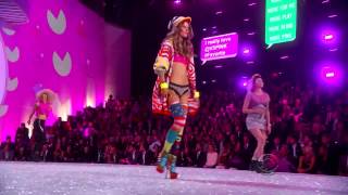 Neon Jungle - Trouble (Live Victoria&#39;s Secret Fashion Show 2013)