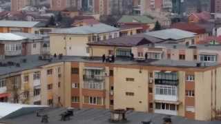 preview picture of video 'CraiovaForum- Femeie pe blocurile din Craiova'
