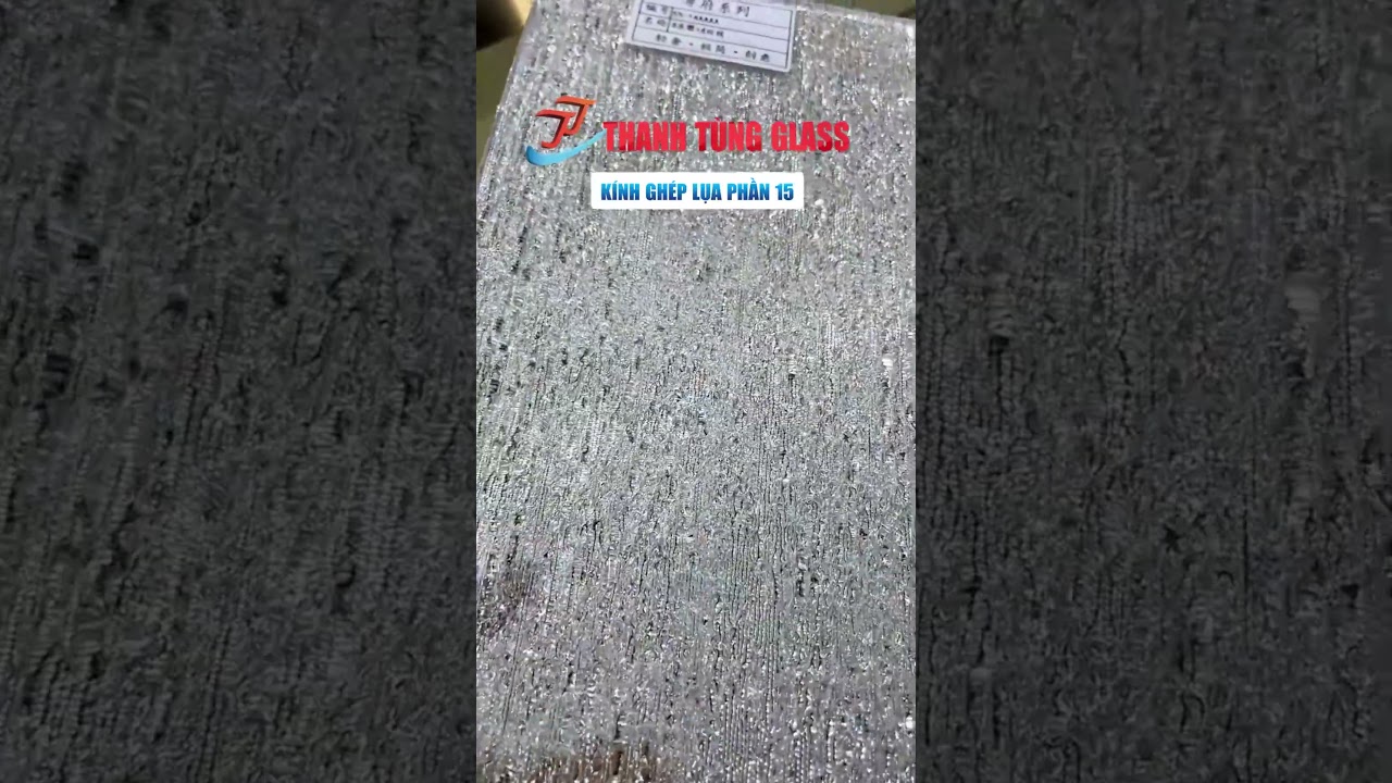 Kính đúc vân mưa ghép lụa ánh kim