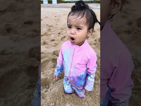 LNS - Em gái nhỏ cần sự giúp đỡ || Kind little sister #shorts