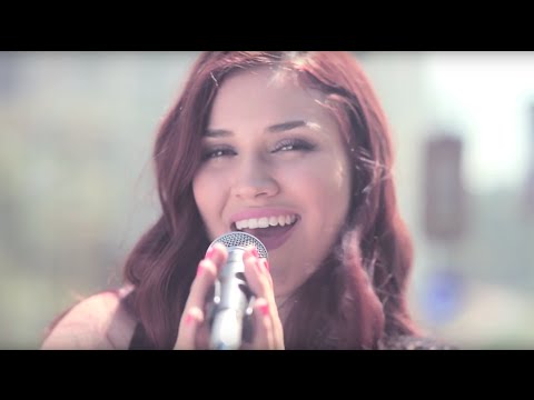 Brisa Carrillo - A Veces Te Pienso (Versión Acústica)