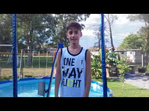 Butto in piscina luli gamer89 completamente vestito prank assurdo😂