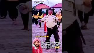 Download lagu Pak satpam ternyata gemolai juga jogetnya Tapi asik Bikin tersenyum liatnya #shorts #dance #hiburan mp3