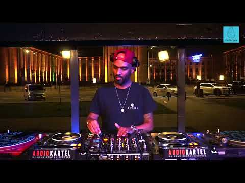 The Blue Oyster: SHAZZE / 10.04 / 20 - 21