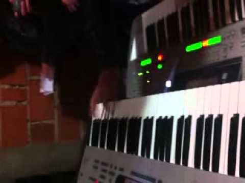 Muze Bend Emrin - Mejruljana ona ima oci sarene UZIVO