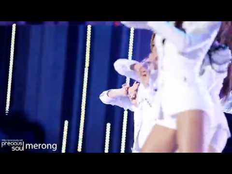 [111003FanCam]Taeyeon -Hoot #Hallyu Dream Concert
