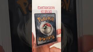 Enseñando las mejores cartas Pokémon que tengo
