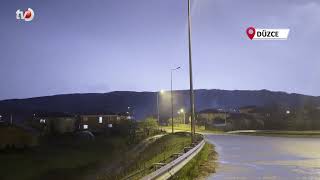 Düzcede Şimşeklerin Ardından Dolunay Mest Etti