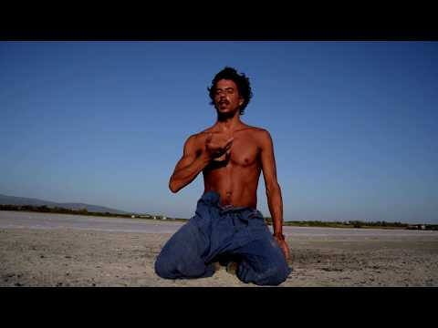 Flusso del movimento dentro il deserto del sale.