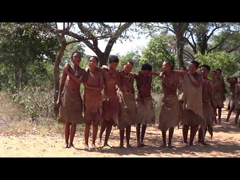 Namibia - San-Frauen tanzen