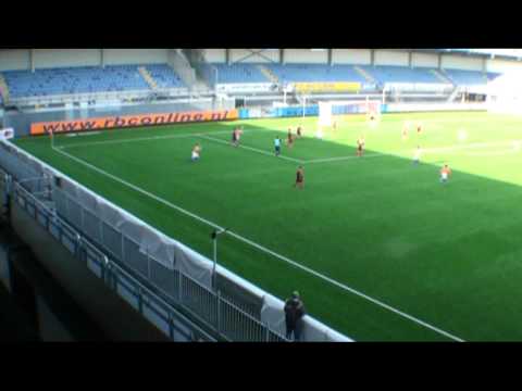 2010-11-20 RBC D1-VVV_HELMOND D2 assist Diego Snepvangers 1-0.mpg