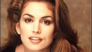 Download lagu 13 Sexy Photos of Cindy Crawford mp3