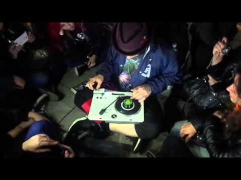 Sid Wilson ''Dj Starscream'' en las calles de Buenos Aires.