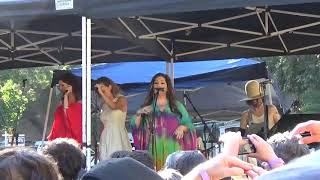 BIJOU PHILLIPS PERFORMS ON LOVE STREET WITH WILSON-PHILLIPS. &quot;YOUNG GIRLS ARE COMING TO THE CANYONS&quot;