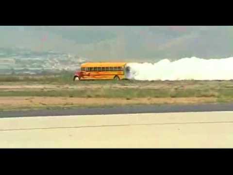 Autobuz modificat ruleaza cu 600 km/h