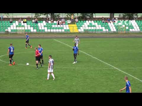 Fragmenty meczu IV ligi piłki nożnej: PWKS Huragan Wołomin kontra Drukarz Warszawa