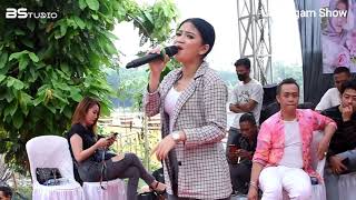 Download lagu Buih jadi permadani//Agam show//cover sinka sisuka mp3