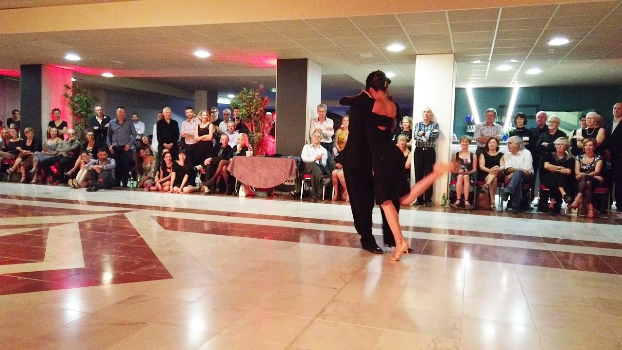 Julio Alvarez & Tania Heer dance Francisco Canaro's La milonga de Buenos Aires