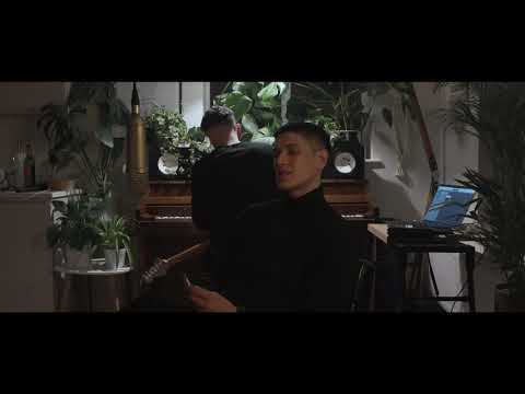 Aaron Unknown - Freestyle with Ben Stancombe [Live From The Kitchen With AMS Music Group]