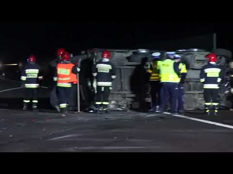 Bus przewrócił na ekspresówce (S12/S17)