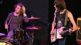 Tyler Bryant &amp; The Shakedown - Cold Heart (Bing Lounge)