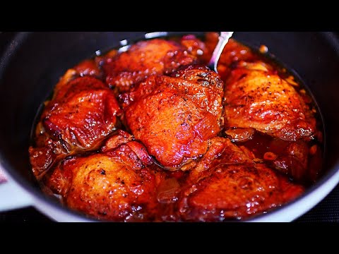 Slow Cooker Honey Garlic Butter Chicken Thighs - Easy slow cooker chicken recipe