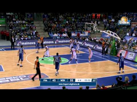 Spannung pur beim Basketball der FRAPORT SKYLINERS - Frankfurt versus Würzburg