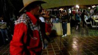 preview picture of video 'El Picaflor Sabanero en Santa Ana de Coro (Club Pradera Country Plaza)'