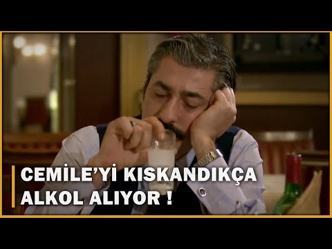 Ali Kaptan, Cemile'yi Kıskandıkça Alkol Alıyor! - Öyle Bir Geçer Zaman Ki 49.Bölüm