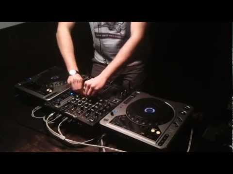 LukSpy - TenMinMix #3 (11 in 10min) TechHouse/Electro @1st place May 2012 WORLDWIDE(Tutor/Ellaskins)