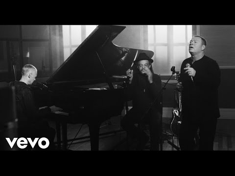 UB40 featuring Ali, Astro & Mickey - Many Rivers To Cross (Unplugged / Live)
