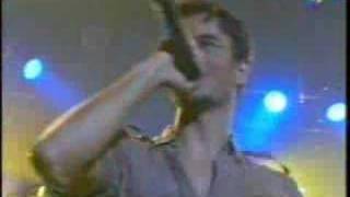 Enrique Iglesias-Don&#39;t Turn Off The Light (Live)