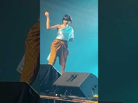 230408 (Friend Fancam) Kiss Kitsune - Dream Catcher @ Warudo Summer Break - JJ Mall