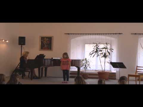 Michaela Panáčková zpívá: Žežuličko, Ach,není tu,  není