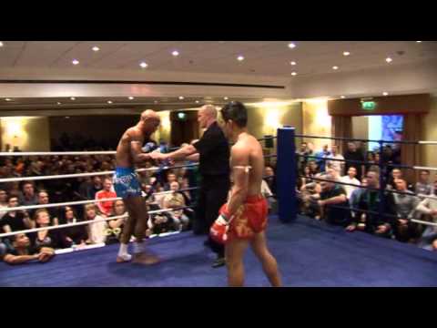 Yokpetch Kiatphontip v Dean James