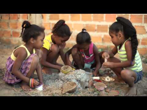Trailer de Território do Brincar (2015)