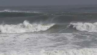 preview picture of video '台風接近 千葉 部原海岸【大波・SURF】'