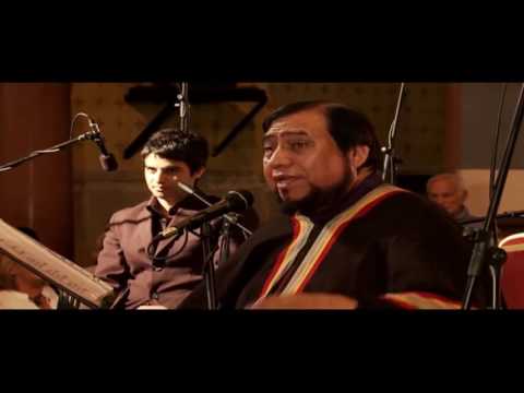 Zamba Quipildor interpreta la  Misa Criolla  y  Navidad Nuestra , junto al coro Aparcanto